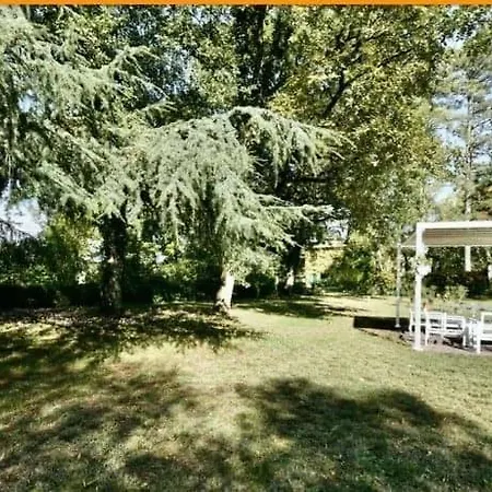 Chateau Du Vergnet לינה וארוחת בוקר