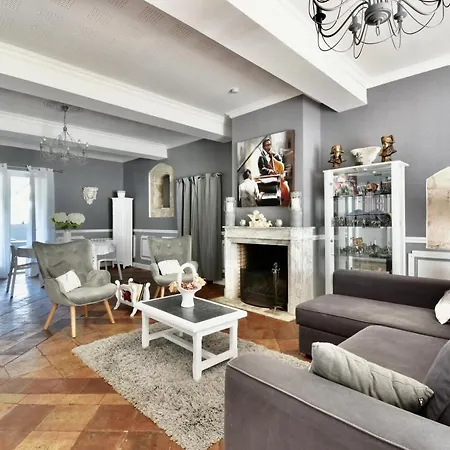 לינה וארוחת בוקר Chateau Du Vergnet Fiac