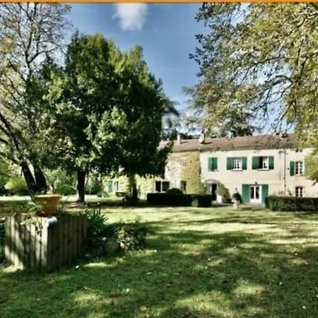 לינה וארוחת בוקר Chateau Du Vergnet