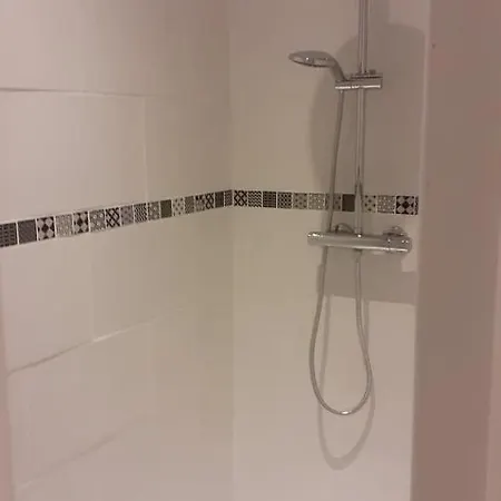 Chateau Du Vergnet לינה וארוחת בוקר