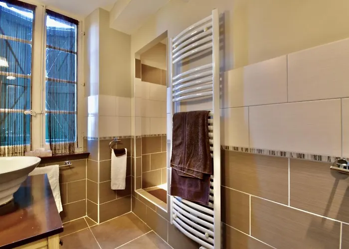 Chateau Du Vergnet Bed & Breakfast Fiac