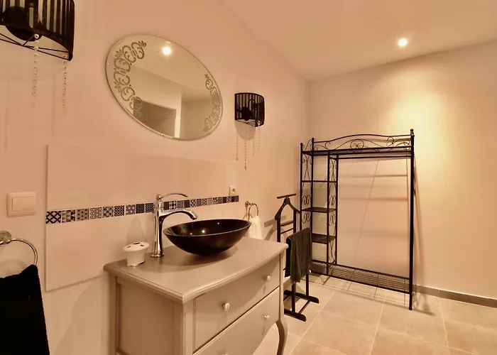 Chateau Du Vergnet Bed & Breakfast