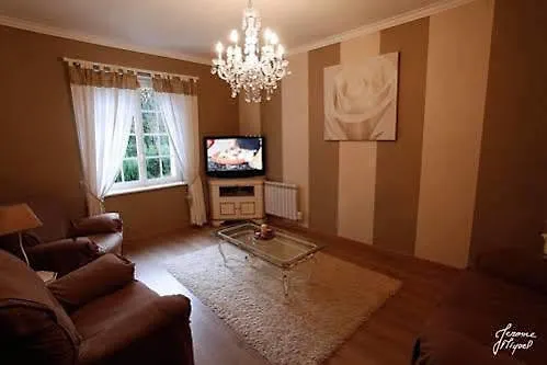 Chateau Du Vergnet Bed & Breakfast Fiac